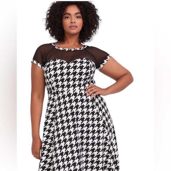 Torrid Black & White Houndstooth Print MIDI Mesh Swing Dress Sweetheart Neckline - Picture 2 of 6